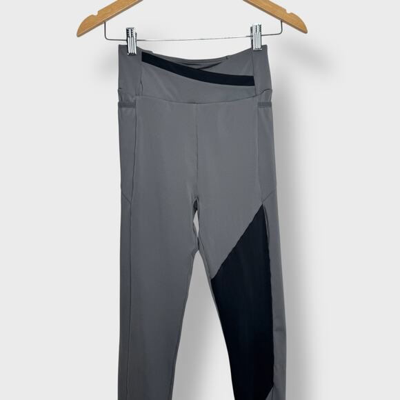 Gymshark Asymmetric Colorblock Leggings Small Grey Black Workout Athleisure Gym - Picture 5 of 9
